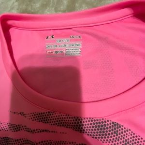 Under Armour part of the heat gear! Women’s large light excellent condition